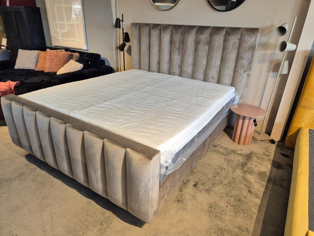 Luxe Boxspring Bastion Leverbaar in 180 / 160 / 140 cm Breed