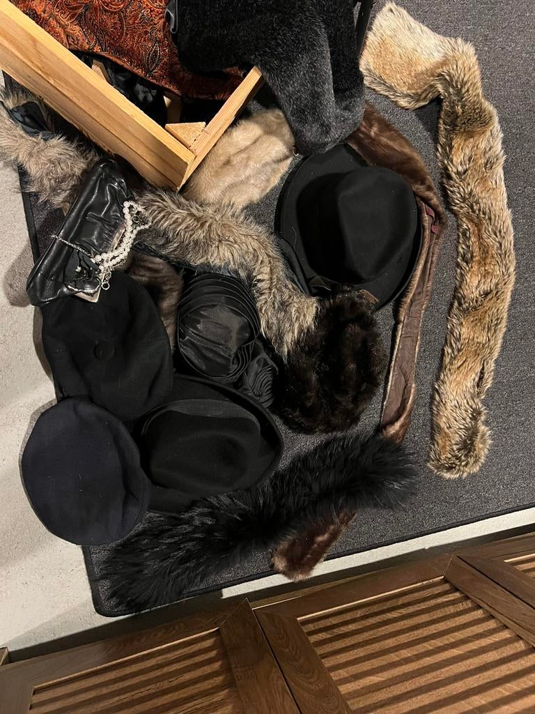 hoeden en petten, Kleding | Heren, Carnavalskleding en Feestkleding, Ophalen of Verzenden, Overige maten