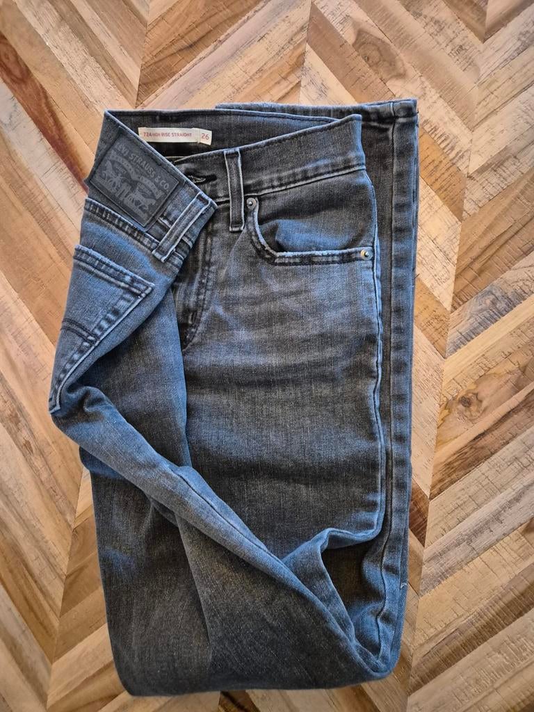 Levi spijkerbroek grijs w26l30, Kleding | Dames, Spijkerbroeken en Jeans, Ophalen of Verzenden