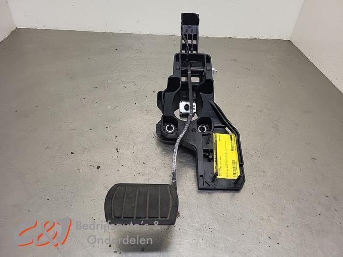 Rempedaal van een Opel Vivaro, Gebruikt, -, -, Opel