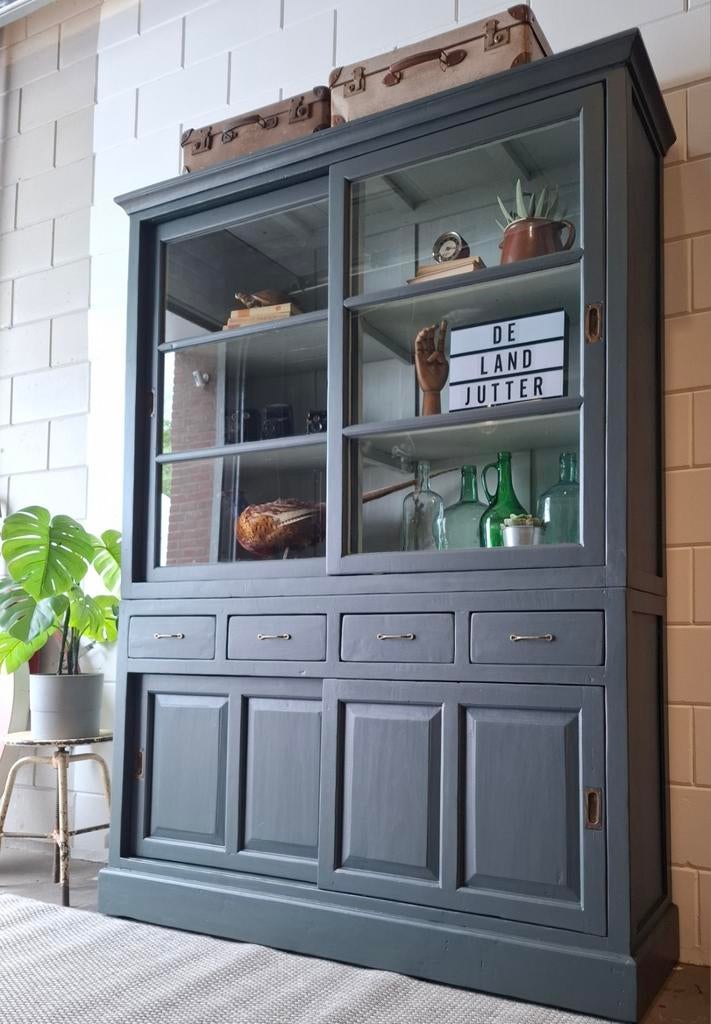 Vintage/Brocante groene schoolkast, Landelijke buffetkast