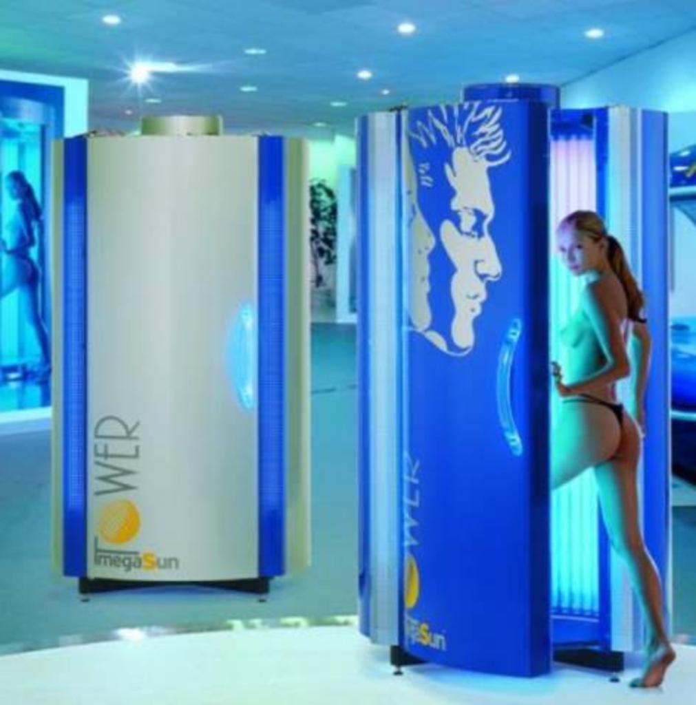 Megasun tower classic ultra power solarium occasion, Ophalen, Zo goed als nieuw, Zonnebank dubbelzijdig, 15 lampen of meer