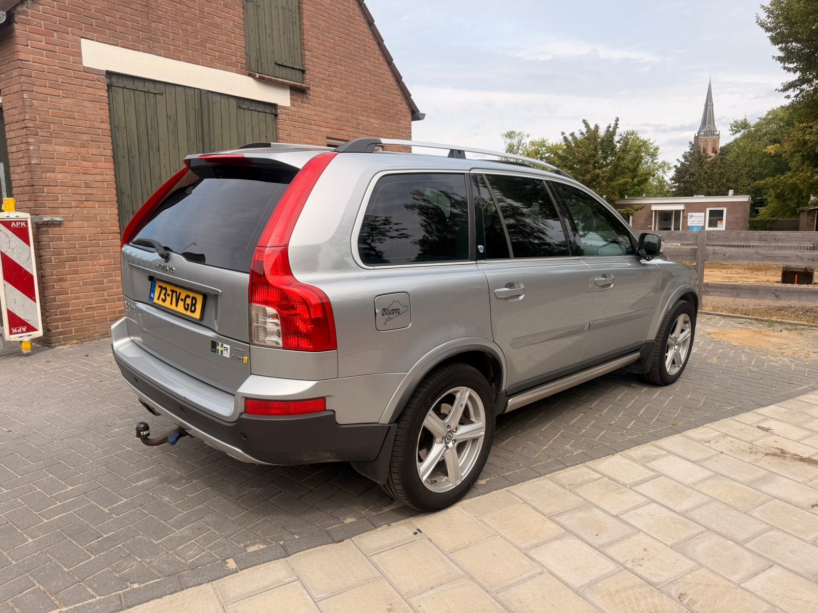 Volvo XC90 R-Design Facelift 2.4 D5 2007 Youngtimer Export, 241 €/maand, 7 stoelen, Diesel, Vierwielaandrijving