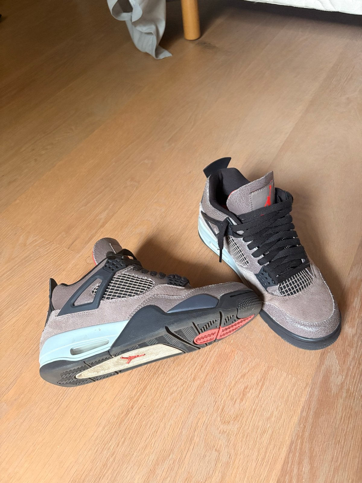 Nike Air Jordan 4 Retro Taupe Haze, Kleding | Heren, Schoenen, Ophalen of Verzenden, Zo goed als nieuw, Bruin, Sneakers of Gympen