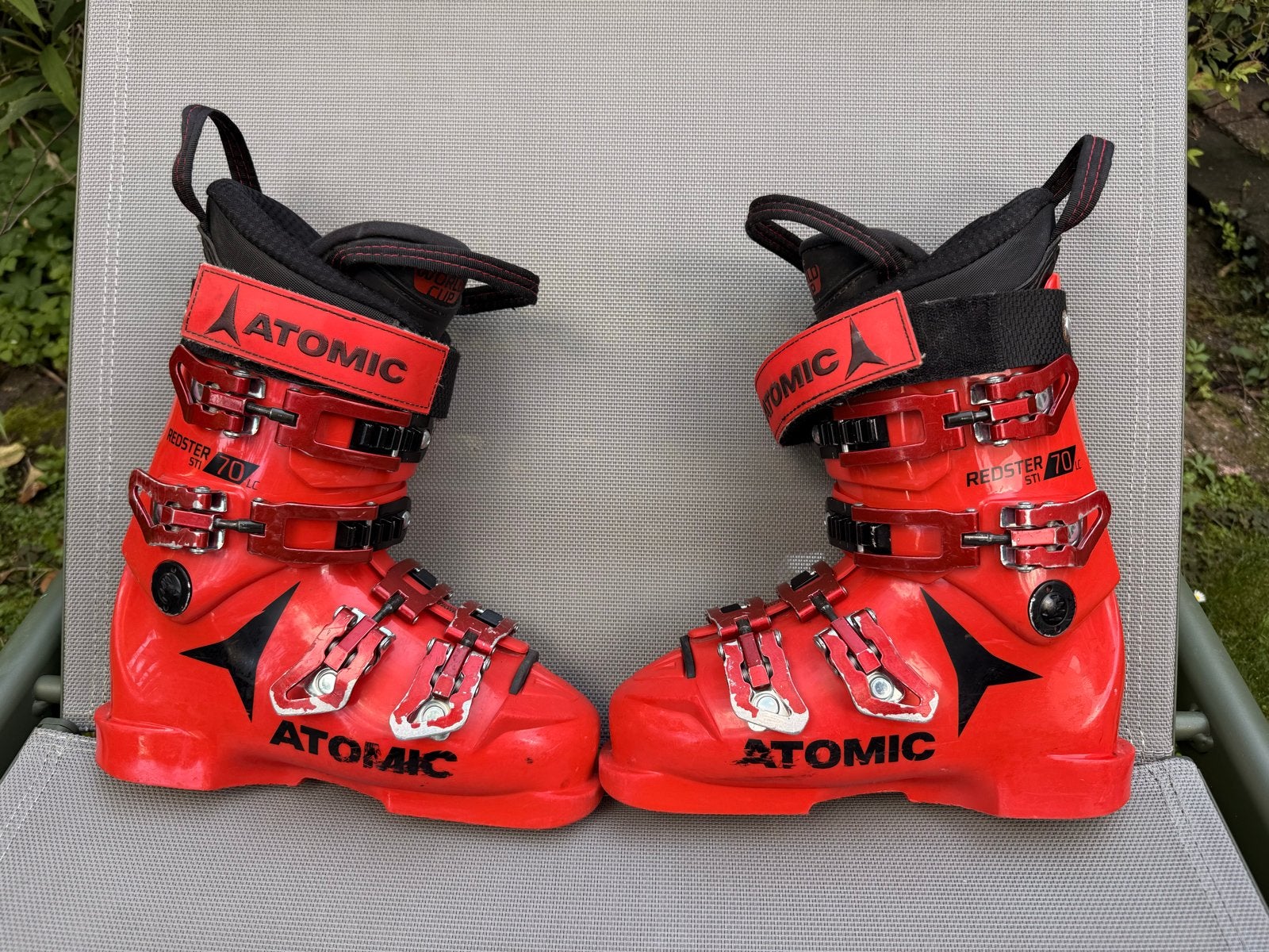 Atomic Redster STI 70 LC skischoenen - maat 22.0 - 22.5, Schoenen, Ophalen of Verzenden, Zo goed als nieuw, Atomic