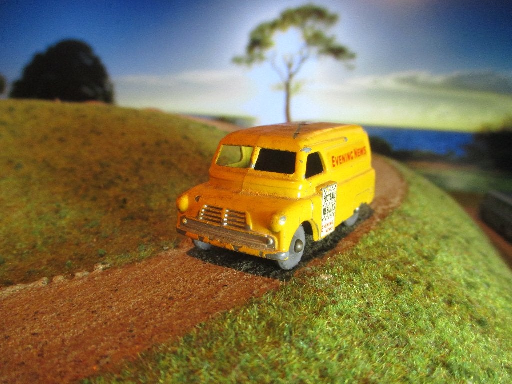 1:70 Bedford Evening News Van - Lesney MBX Nr.71 1957-64, Ophalen of Verzenden, Gebruikt, Auto