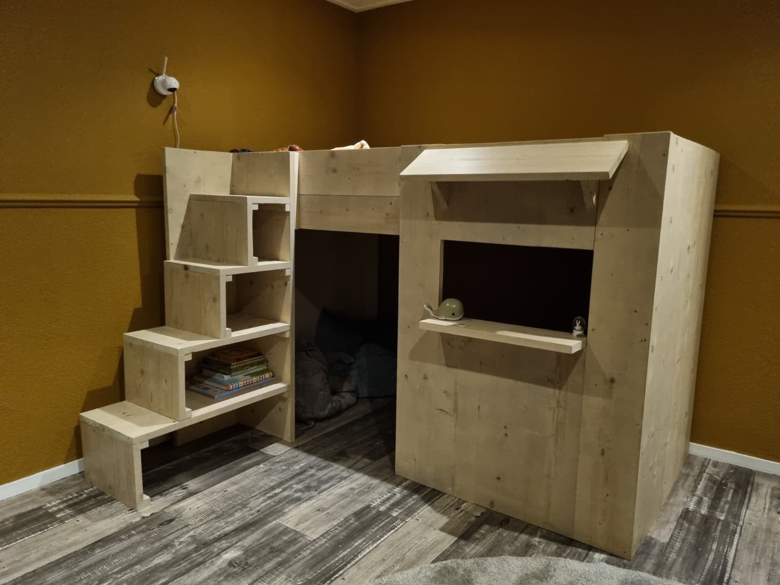 hoogslaper hut van terug gedroogd en geschaafd hout, Kinderen en Baby's, Ophalen of Verzenden, Nieuw, Hoogslaper
