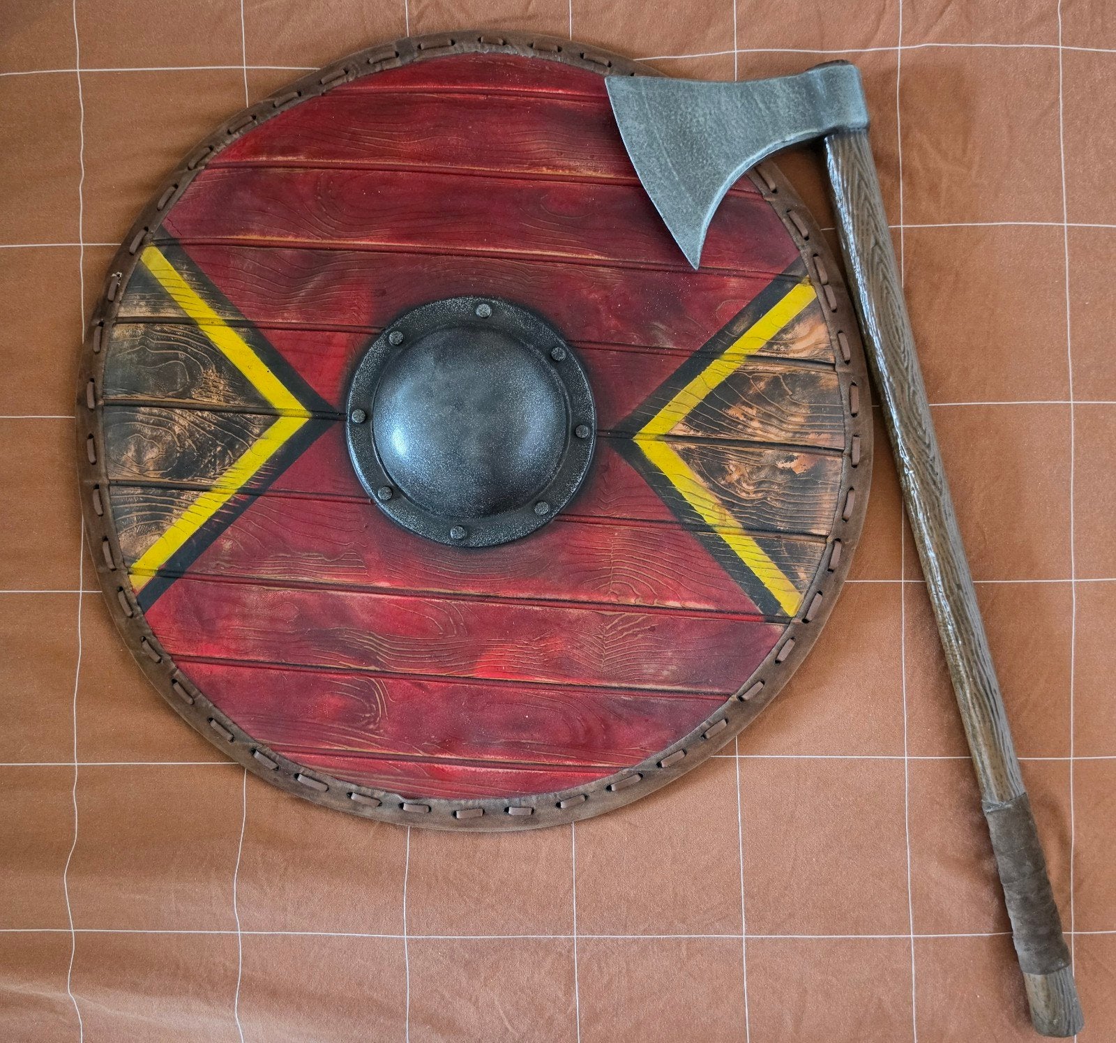Larp Schild en Bijl - Zo goed als nieuw, Ophalen, Zo goed als nieuw, Toneelattributen of Onderdelen