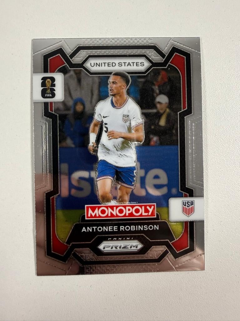 52 Antonee Robinson Prizm Monopoly World Cup 2026, Ophalen of Verzenden, Nieuw, Buitenlandse clubs, Poster, Plaatje of Sticker