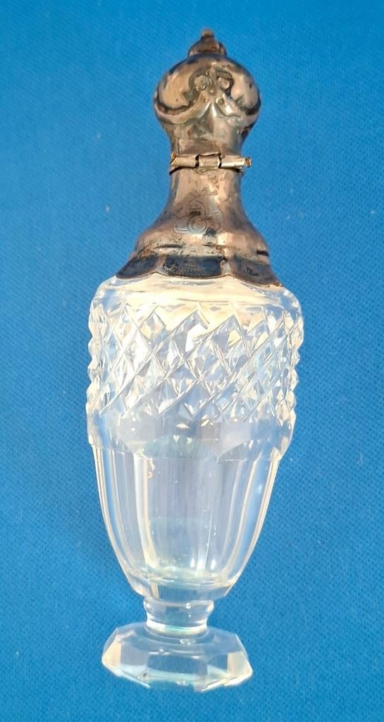 Kristallen parfumflesje met zilver, Antiek en Kunst, Ophalen of Verzenden