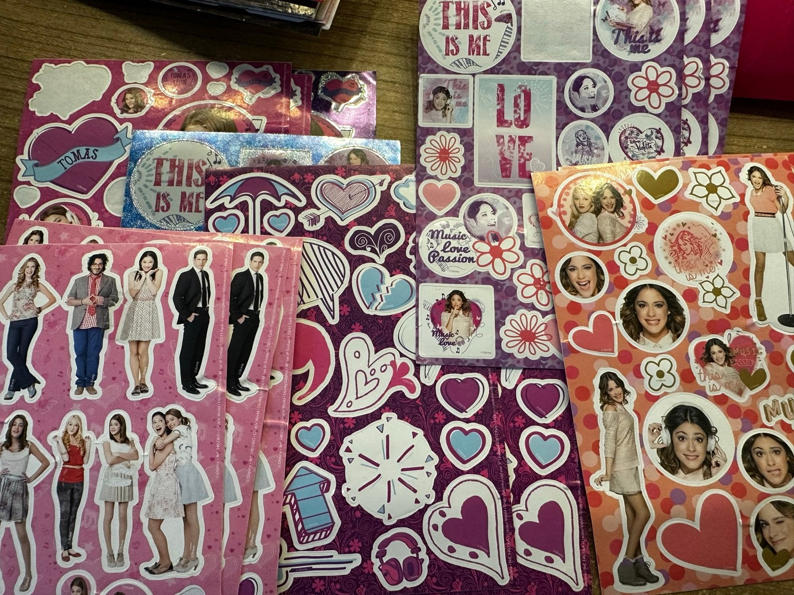 Diverse Violetta stickers - Disney Channel, Ophalen of Verzenden, Nieuw, Film, Tv of Omroep