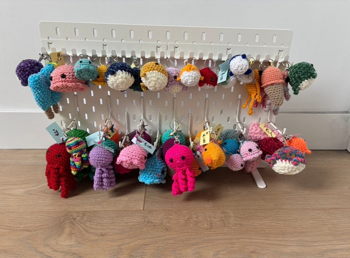 Sleutelhangers gehaakt - octopus, poes, balletje, walvis, Ophalen of Verzenden, Zo goed als nieuw