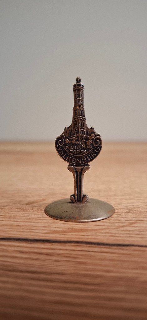 Valkenburg Wilhelminatoren standaardje souvenir, Verzamelen, Ophalen of Verzenden, Zo goed als nieuw, Hummel