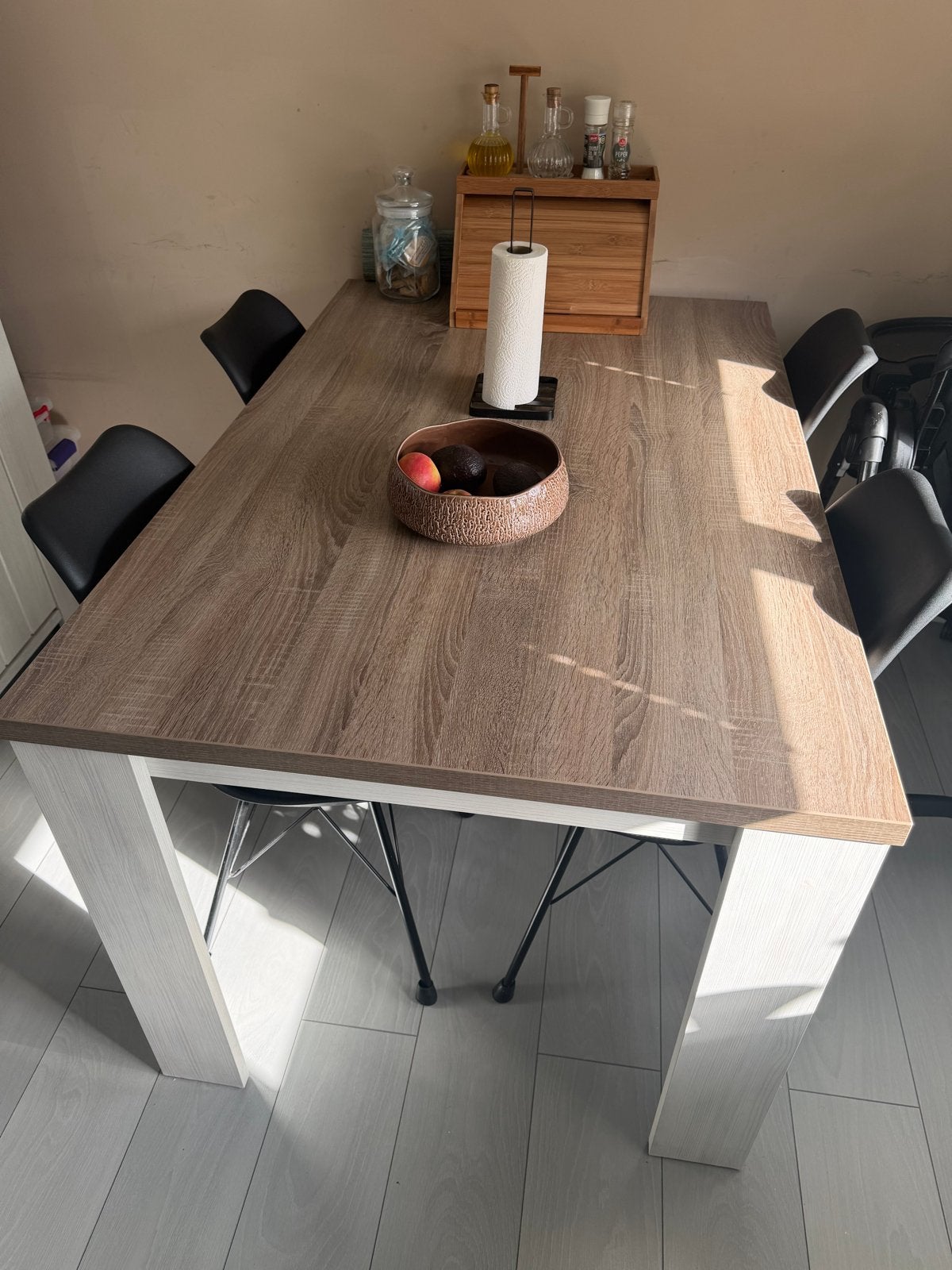Elegante eettafel met bijpassende vitrinekast, Ophalen, 100 tot 150 cm, 50 tot 100 cm, Zo goed als nieuw