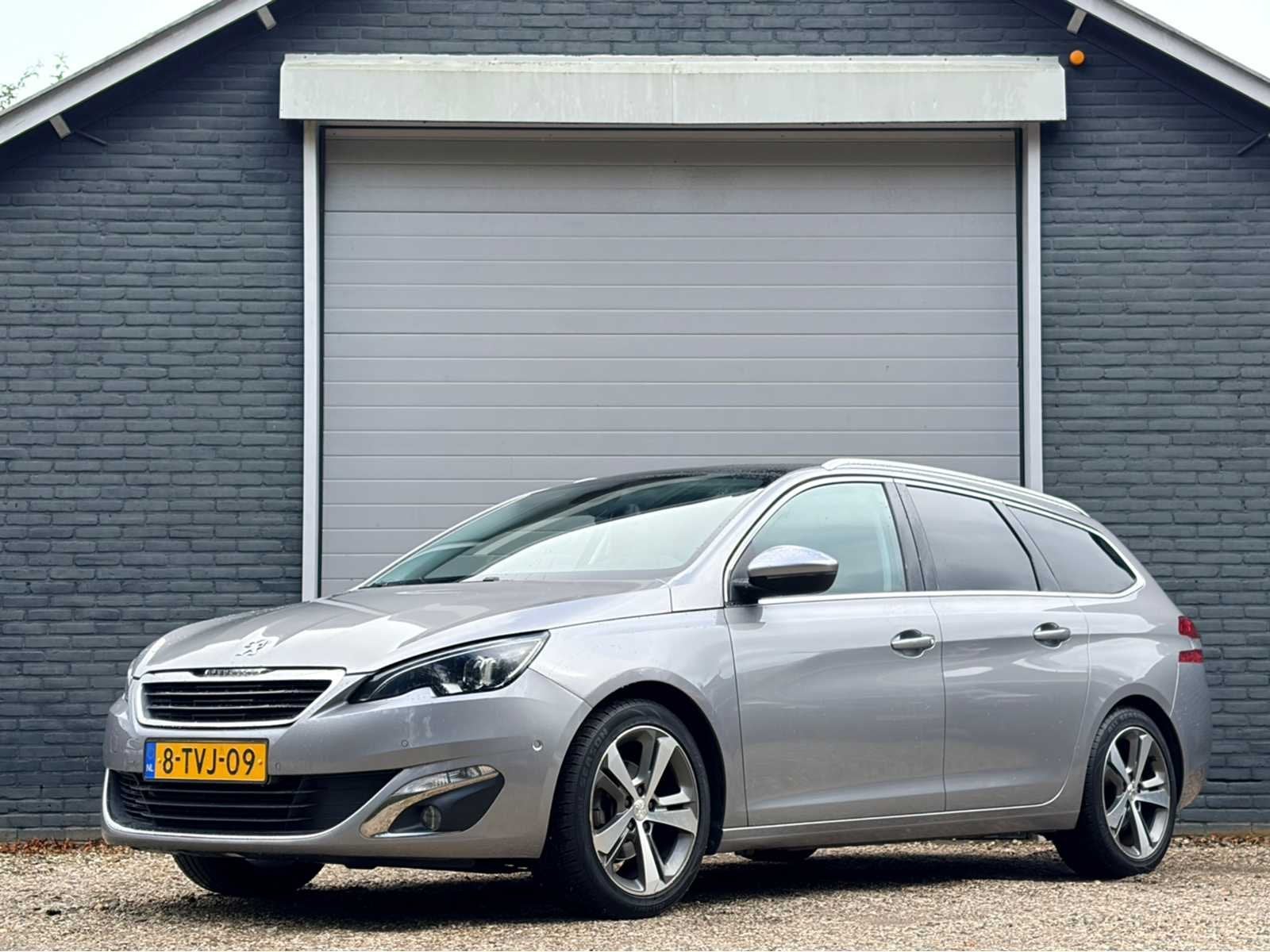 2014 Peugeot 308 SW 1.2 e-THP Première Personenauto, Gebruikt, Euro 6, 57 €/maand, Stationwagon