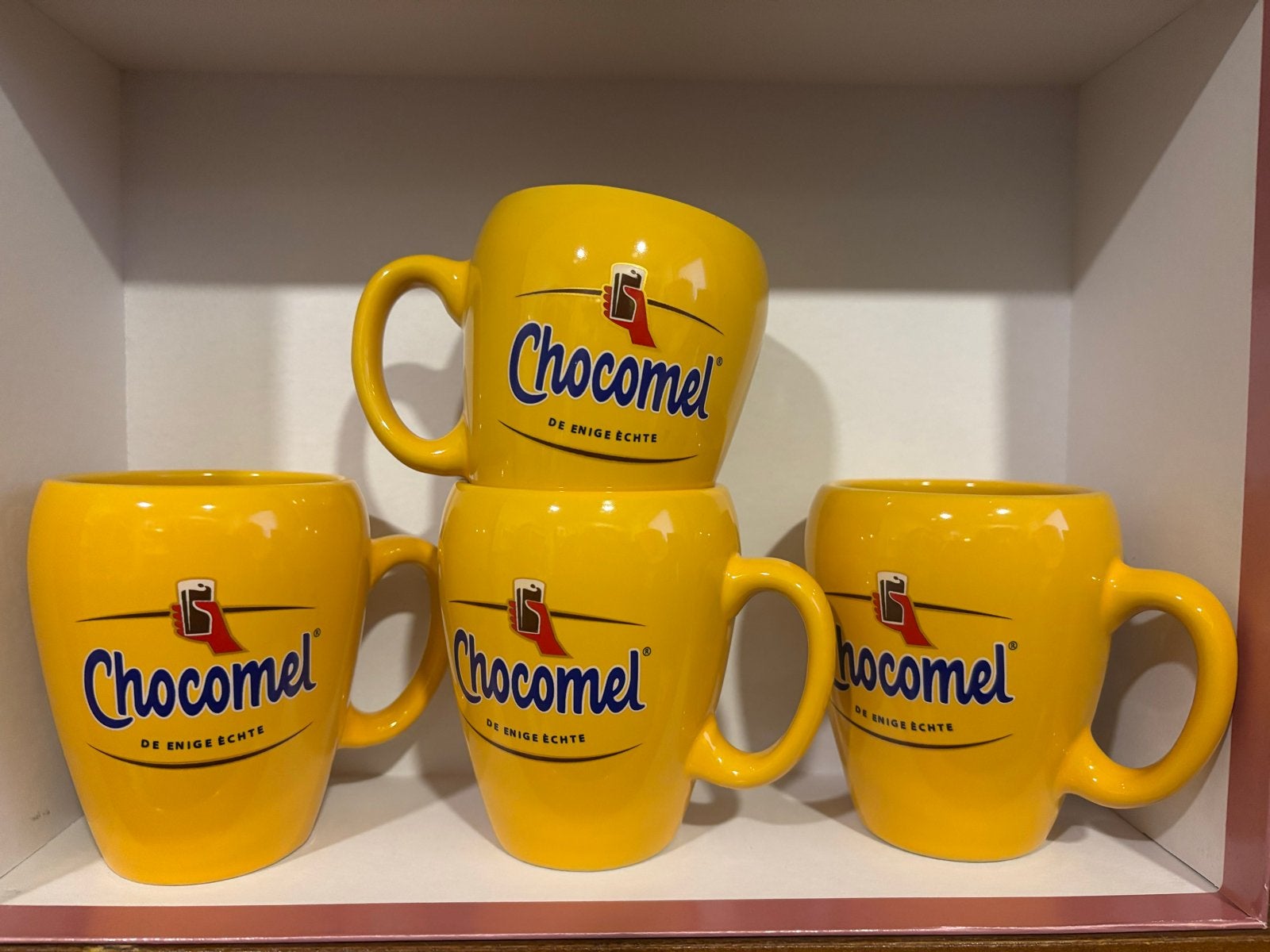 3 Chocomel bekers - zelfde opdruk aan beide kanten, Ophalen of Verzenden, Zo goed als nieuw, Gebruiksvoorwerp