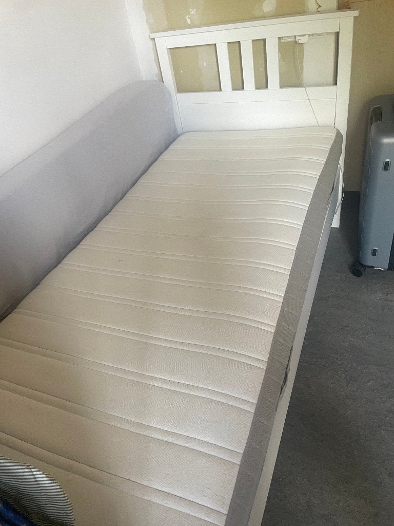 Eenpersoonsbed + Matras, Ophalen, Gebruikt, 90 cm, Eenpersoons