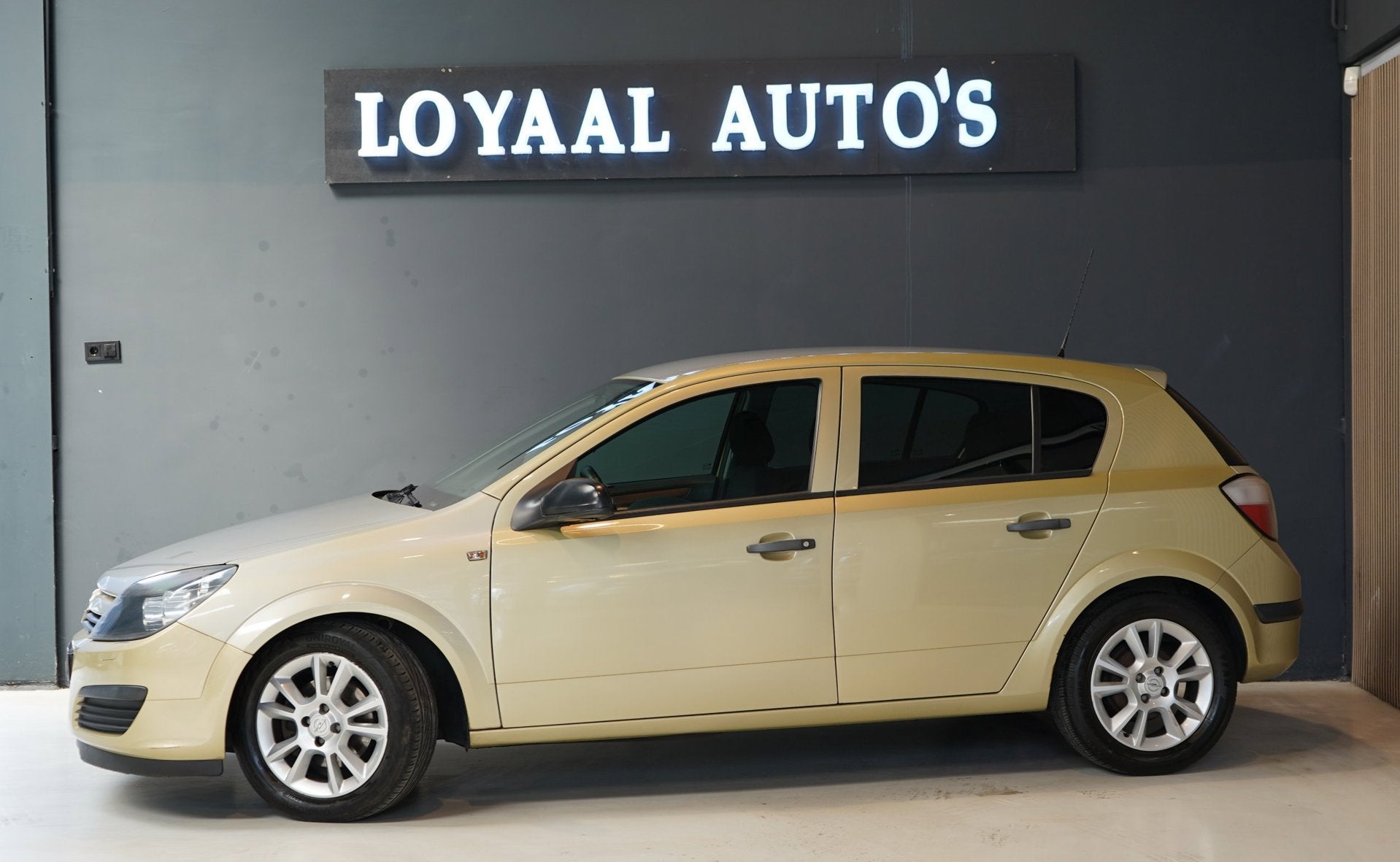Opel Astra 1.6 Essentia | AIRCO | CRUISE | NAVI | EL. RAMEN, 15 km/l, Gebruikt, 4 cilinders, 1165 kg