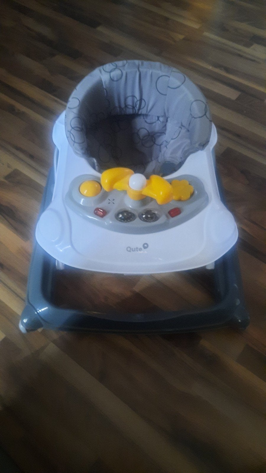 Qute Babywalker - Loopstoel met speelblad, Ophalen of Verzenden, Zo goed als nieuw