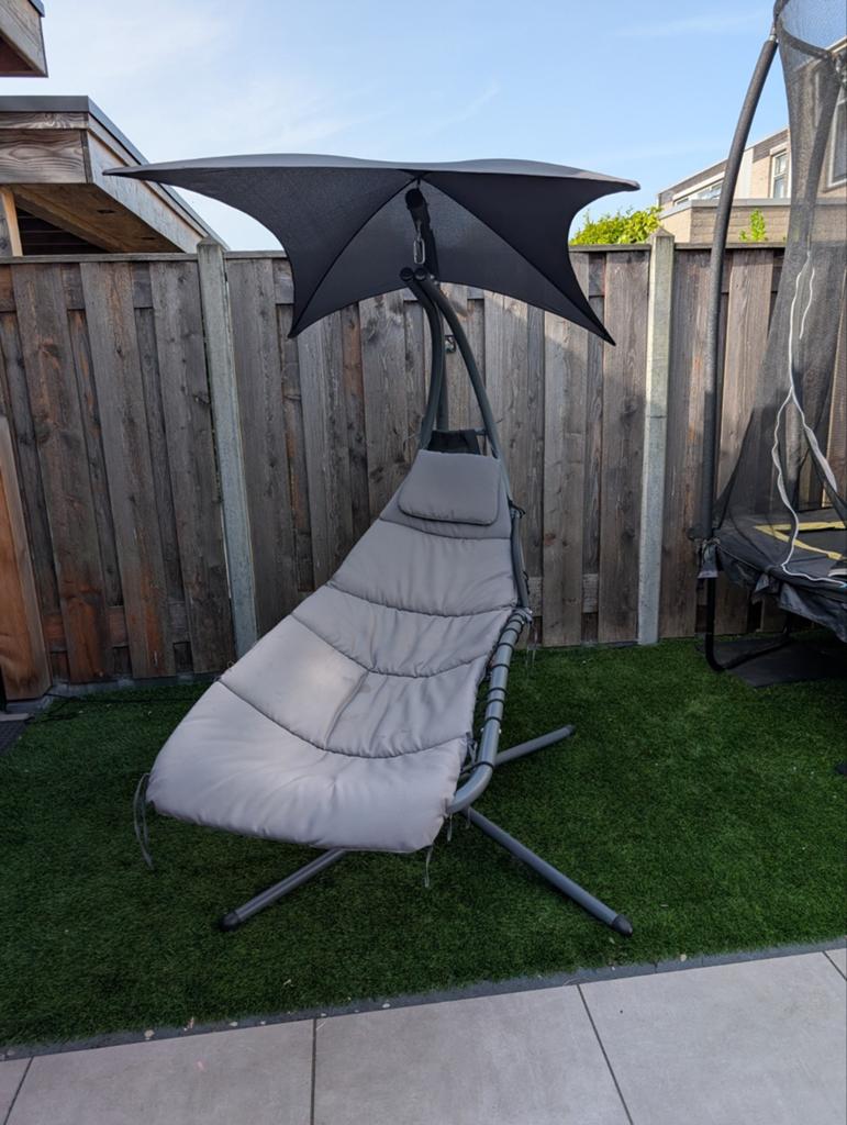 Comfortabele zweefstoel met parasol - Grijs, Ophalen, Gebruikt, Metaal