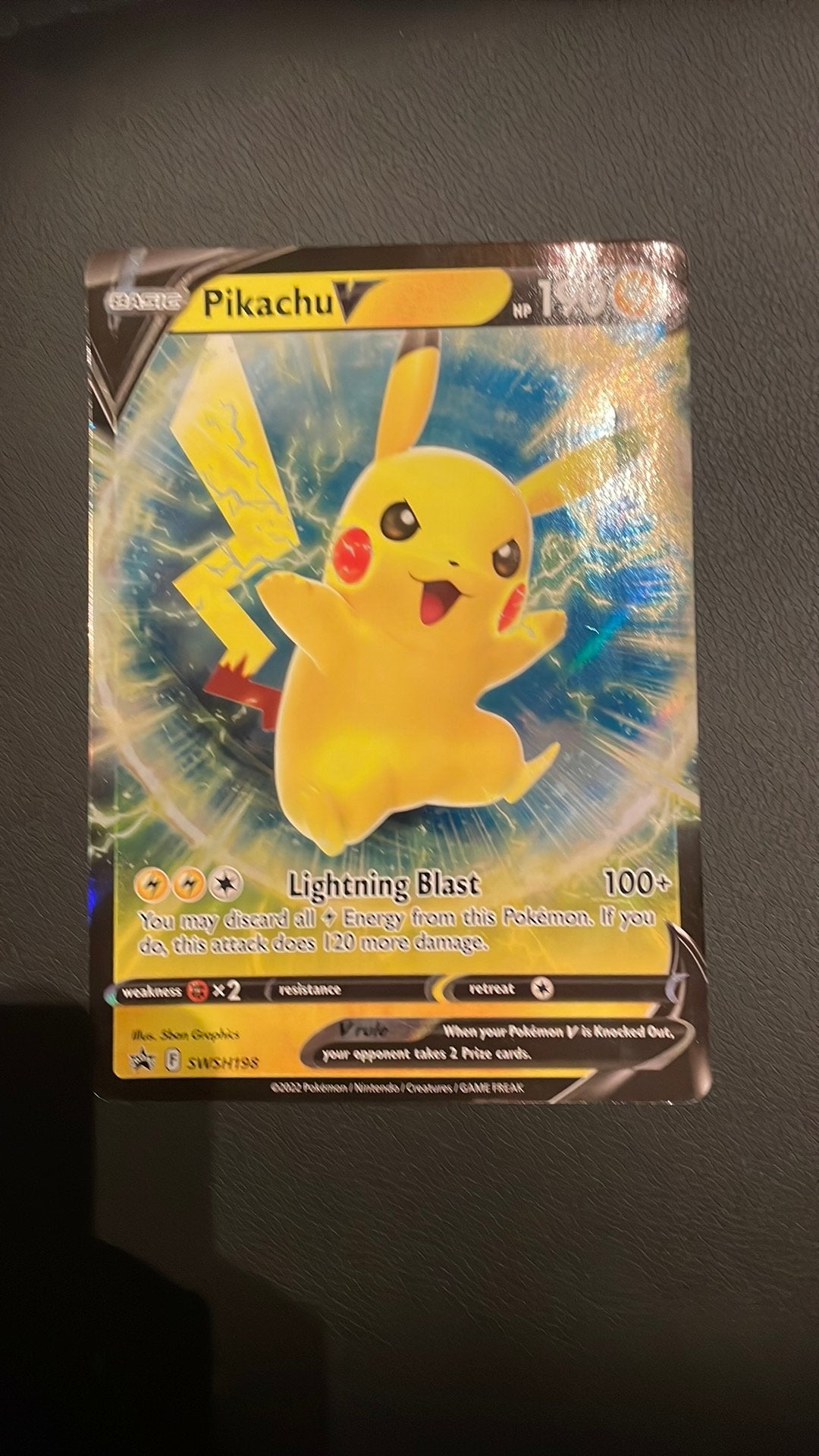 Pikachu V Jumbo swsh198, Ophalen of Verzenden, Zo goed als nieuw