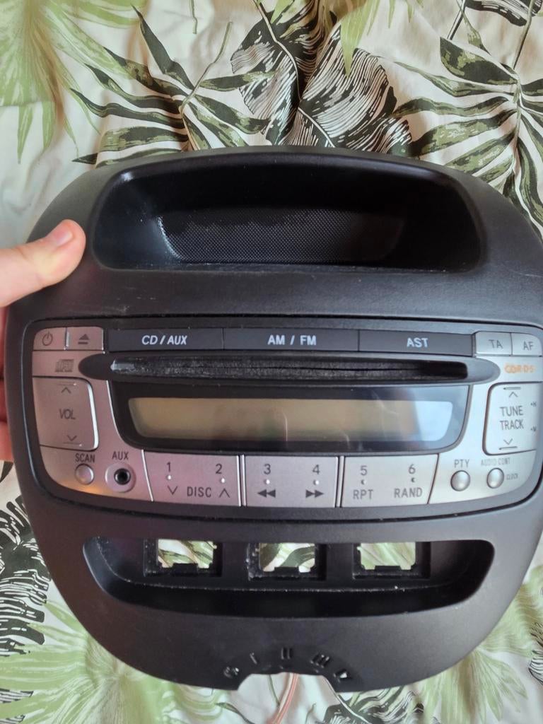Originele Radio Peugeot 107/Citroën C1/Toyota Aygo, Ophalen, Gebruikt