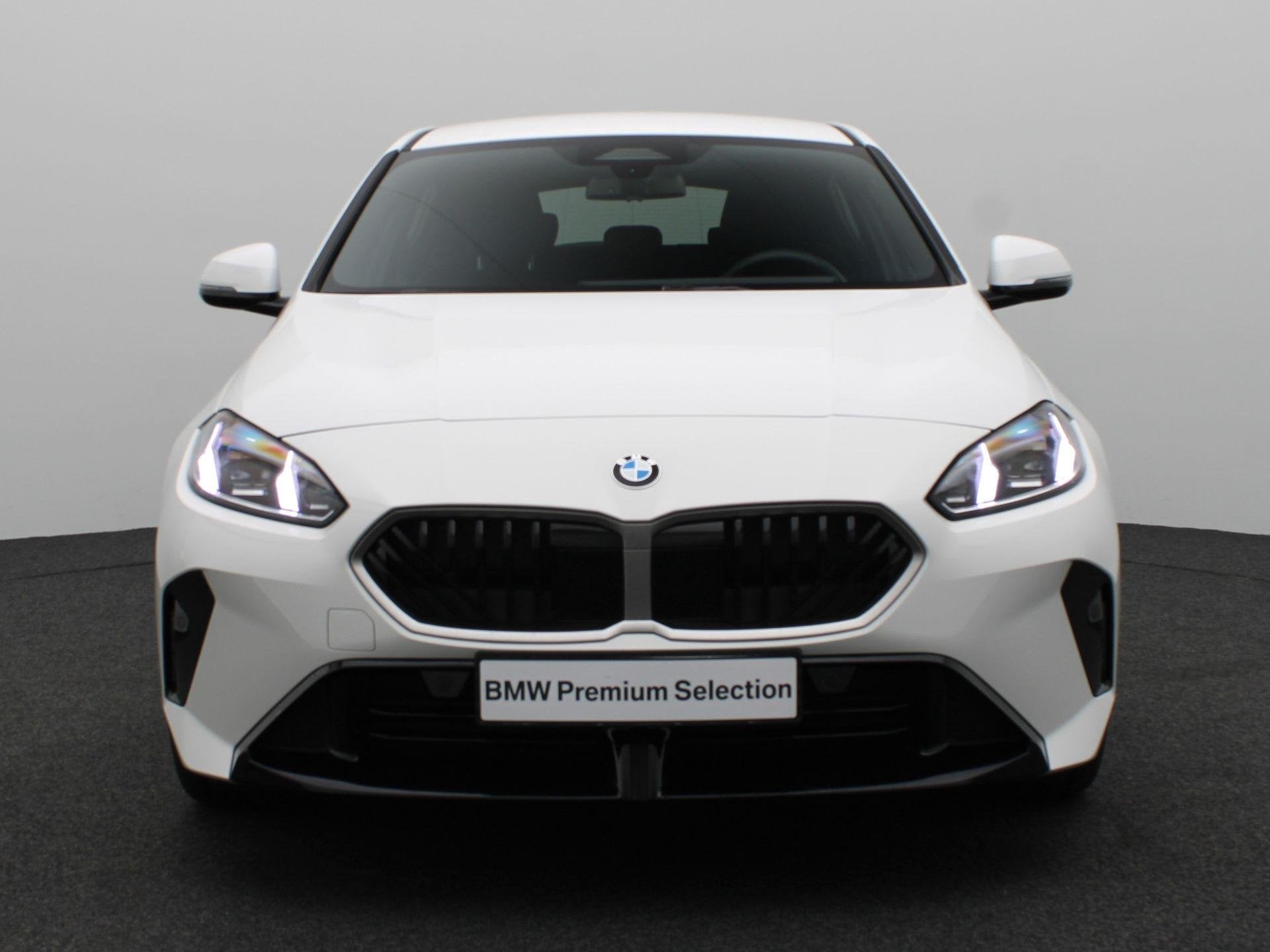 BMW 1 Serie 120 M Sportpakket | Premium Pack | Achteruitrijc, Stof, Met garantie (alle), Wit, Bedrijf