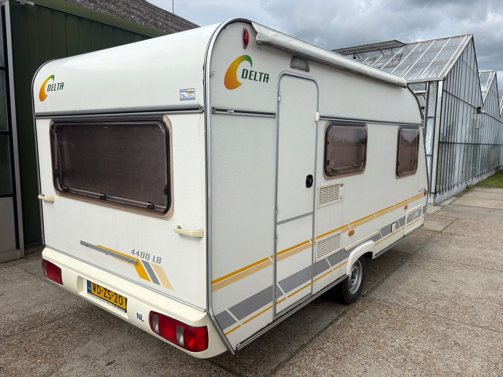 Delta 440 caravan, Treinzit, 750 - 1000 kg, Particulier, 4 tot 5 meter