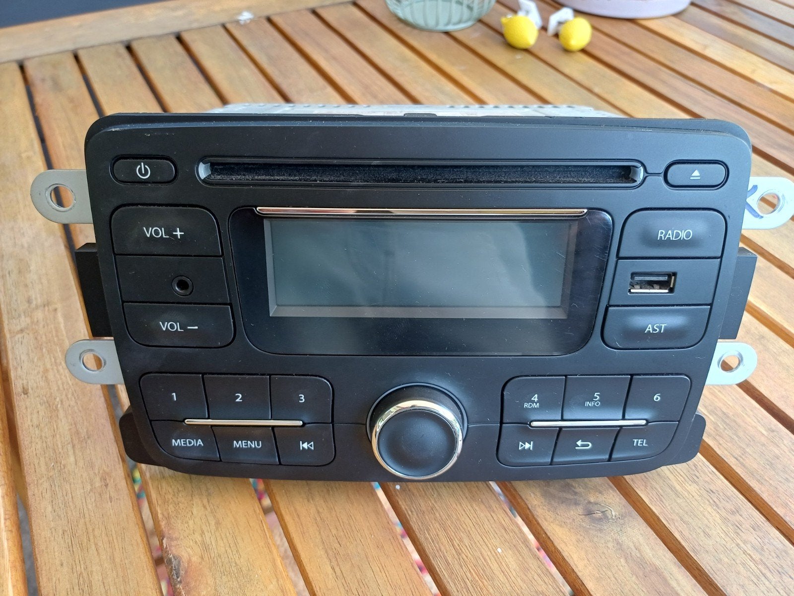 Radio met front voor Dacia Duster, Auto diversen, Autoradio's, Ophalen of Verzenden