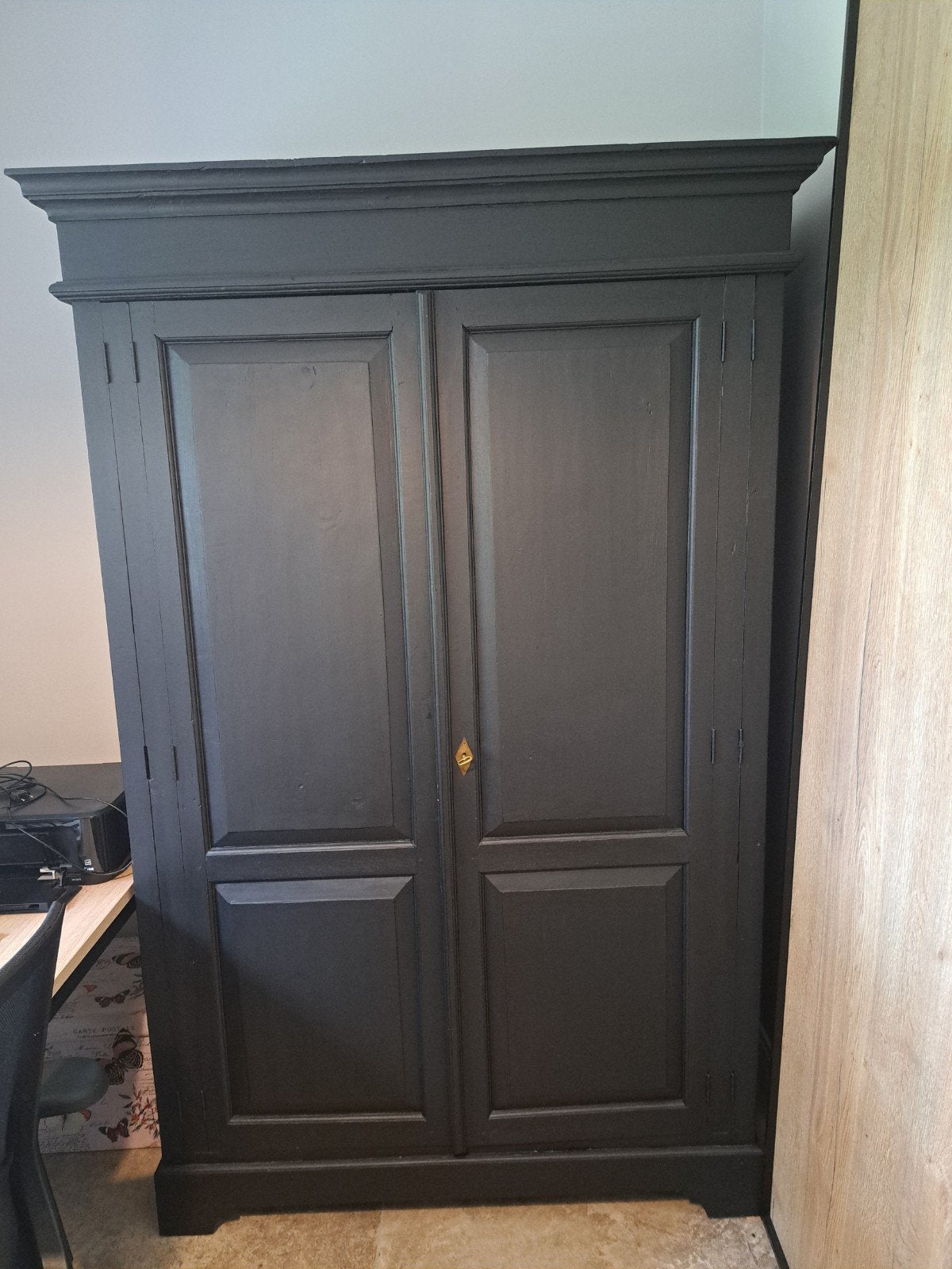 Gratis: zwart geschilderde teak houten kast, Huis en Inrichting, Kasten | Boekenkasten, Ophalen, Gebruikt, 25 tot 50 cm