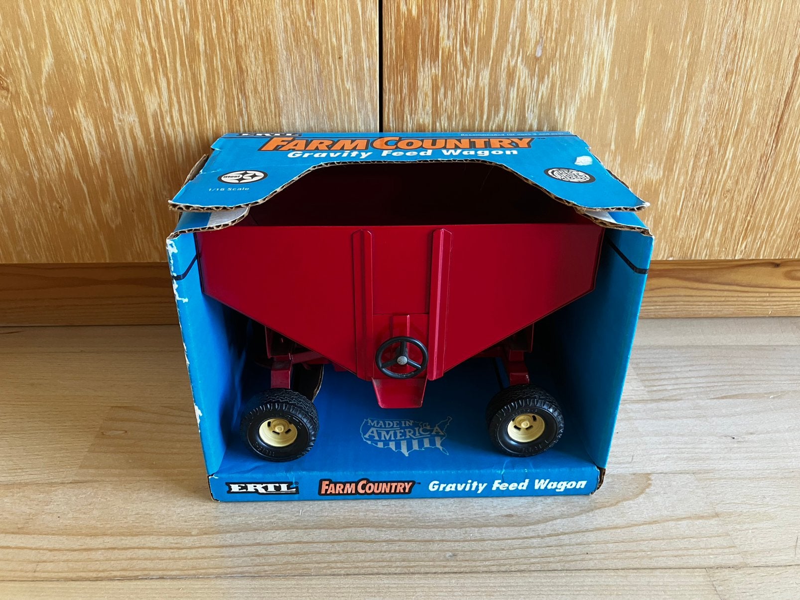 ERTL voederwagen (nieuwe, schaal 1:16), Ophalen of Verzenden, Nieuw, Tractor of Landbouw