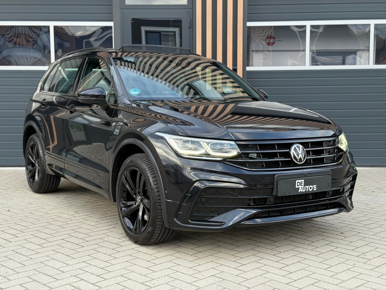 Volkswagen Tiguan R-Line eHybride / DSG / PANO / HUD / VOL, Auto's, Stof, 1800 kg, Euro 6, 4 cilinders