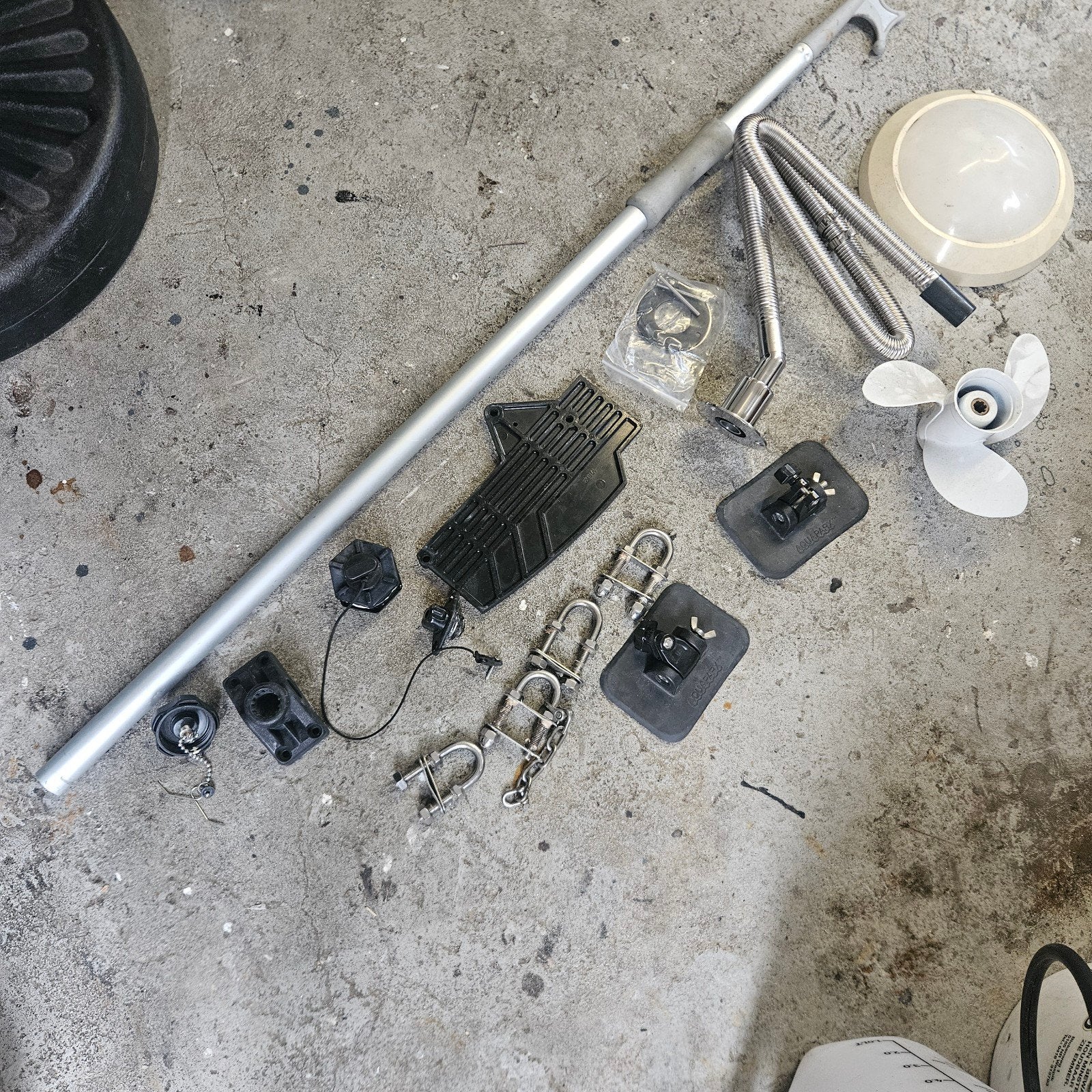 Diverse boot onderdelen en accessoires tafel propeller enz, Ophalen of Verzenden, Gebruikt, Overige typen, Zeilboot of Motorboot