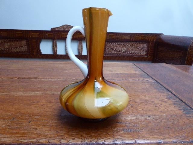 Vintage opaline vaasje, 20 cm., Antiek en Kunst, Ophalen of Verzenden