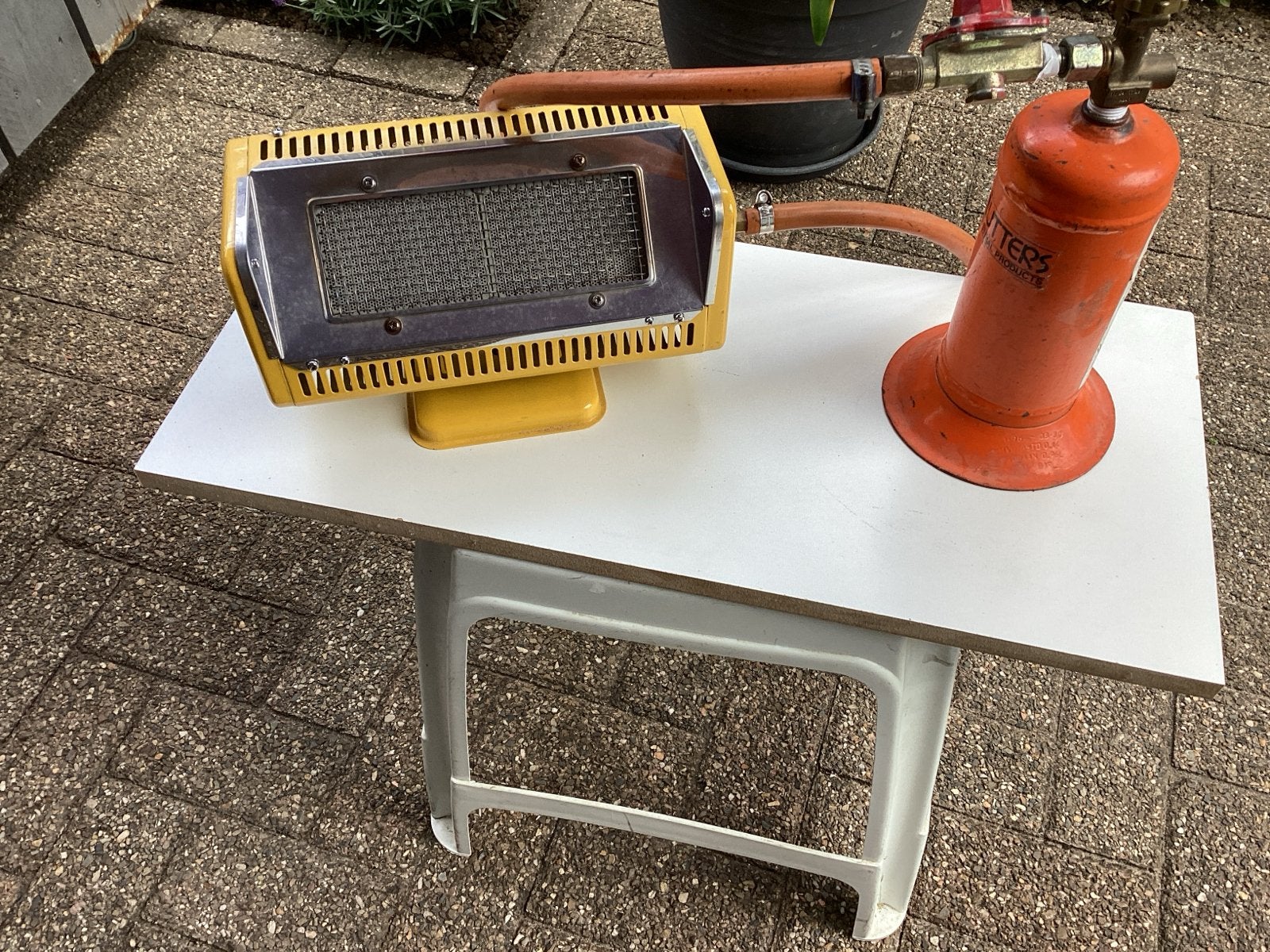 Kacheltje voor camping met Gasfles - Geel, Ophalen, Gebruikt
