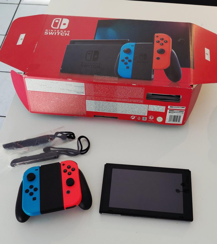 Nintendo Switch Compleet + Farming Simulator - Z.G.A.N., Ophalen, Met games, Met 2 controllers, Zo goed als nieuw