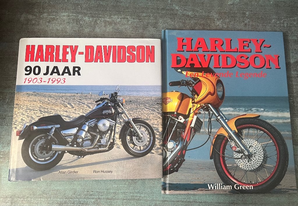Harley Davidson. 2x boek., Ophalen of Verzenden, Zo goed als nieuw