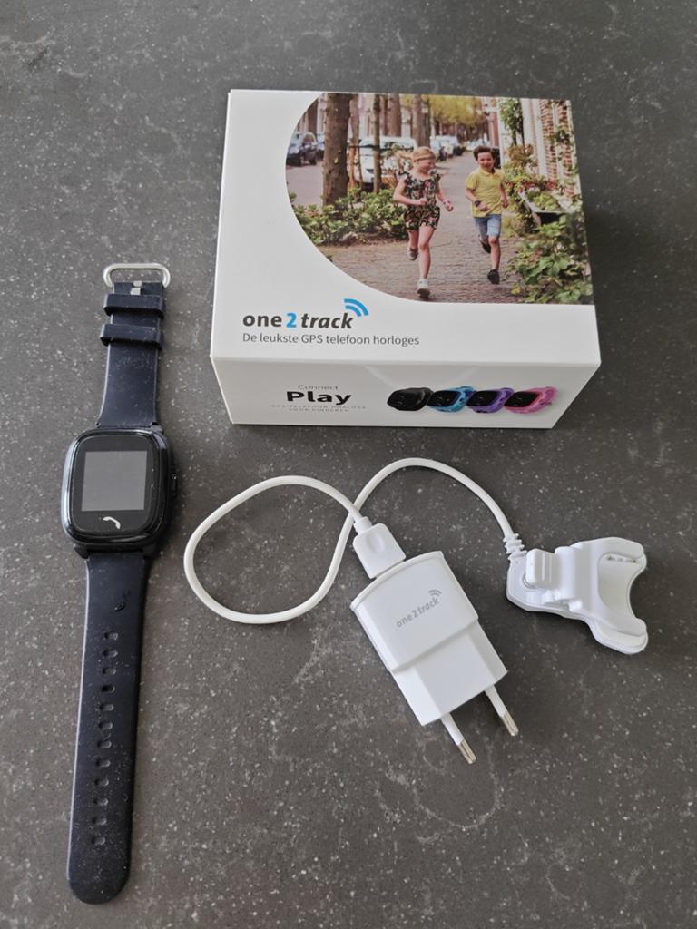 One2track Connect Play GPS telefoon horloge, Sieraden, Tassen en Uiterlijk, Horloges | Kinderen, Ophalen of Verzenden, Zo goed als nieuw