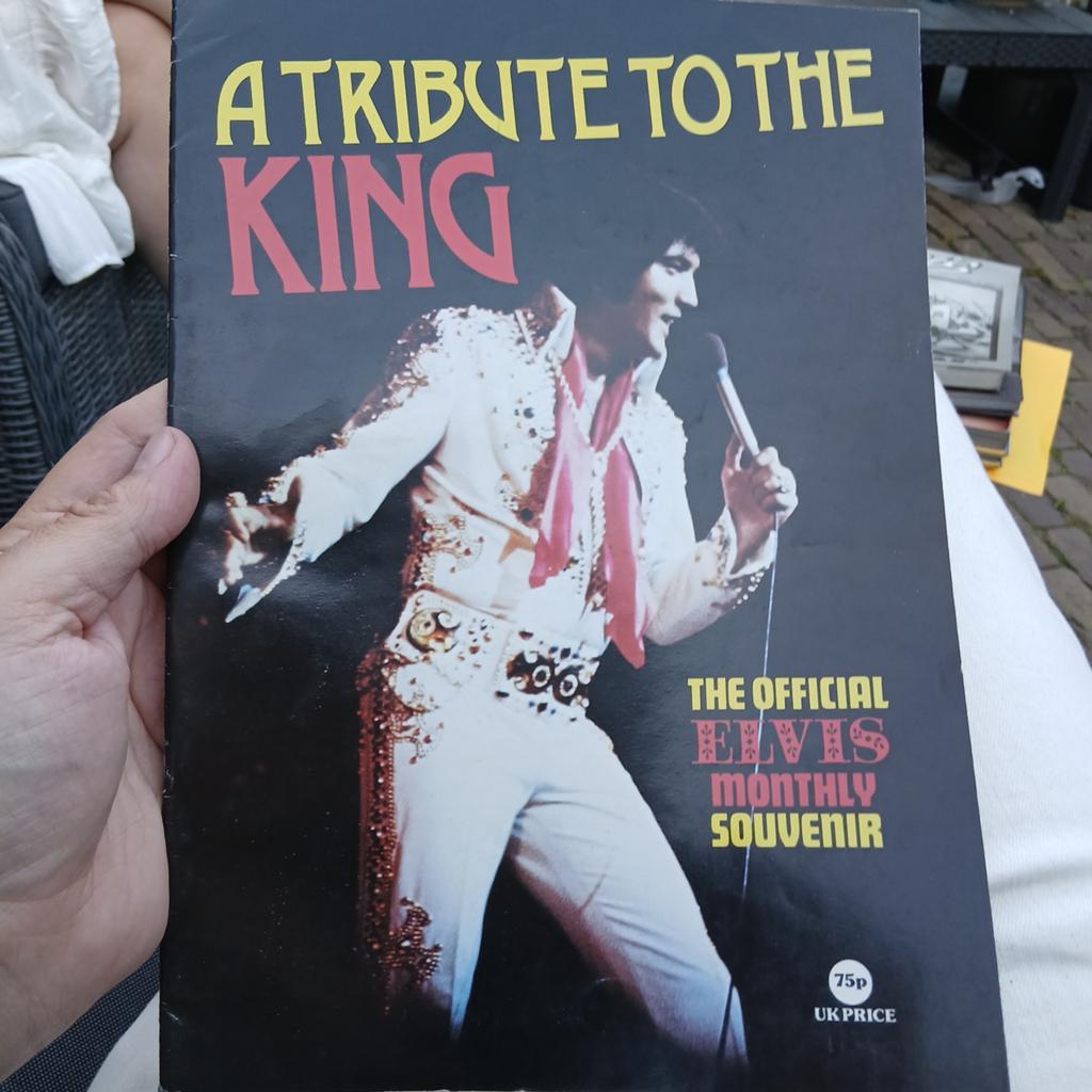 A Tribute to The King - The Official Elvis Monthly Souvenir, Verzamelen, Ophalen of Verzenden, 1960 tot 1980, Tijdschrift