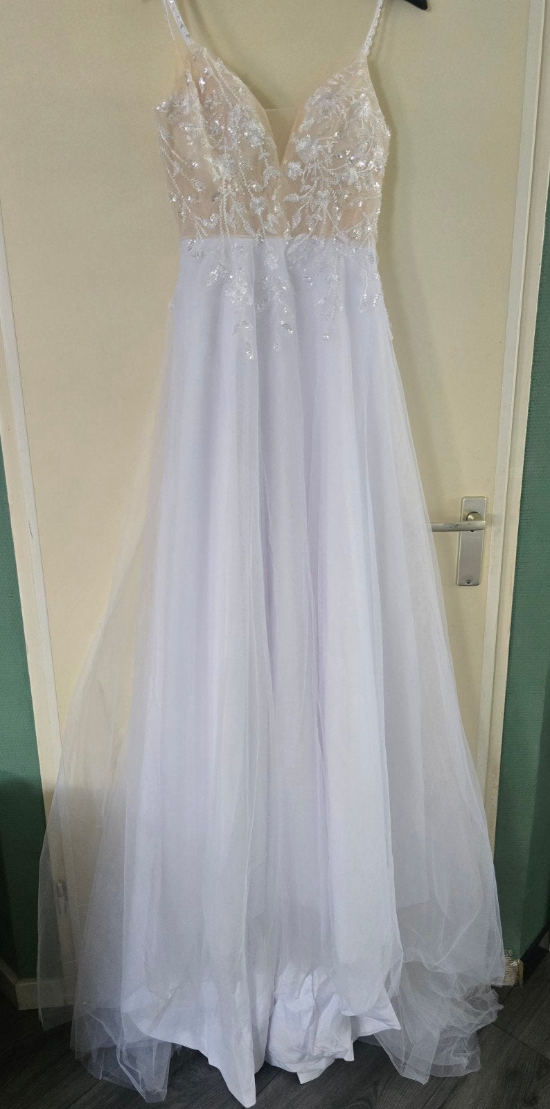 Prachtige Witte Trouwjurk met Kant en Pailletten, Trouwjurk, Wit, Nieuw, Ophalen of Verzenden