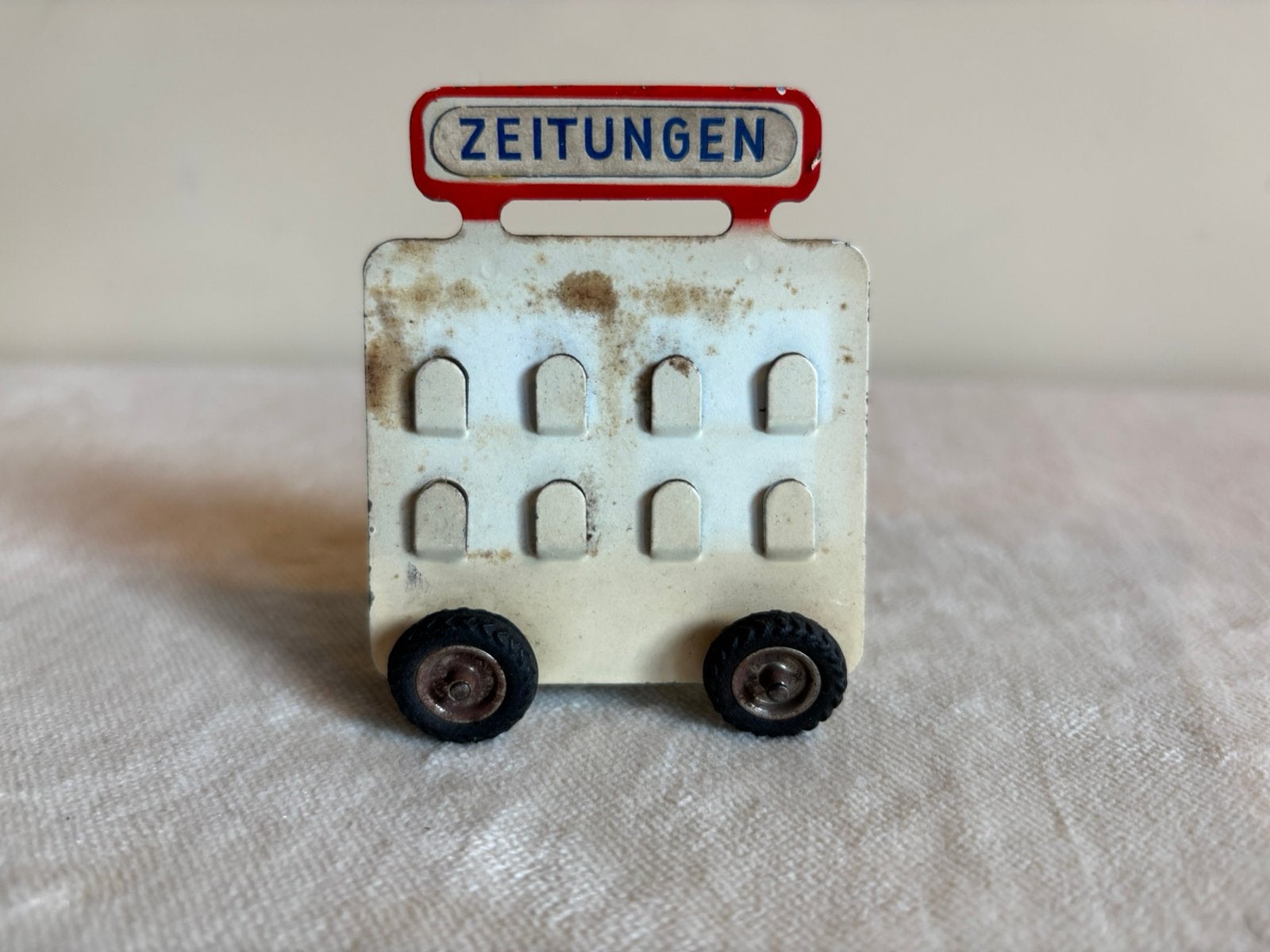 Kibri spoor 0 kranten kar blik speelgoed., Antiek en Kunst, Ophalen of Verzenden