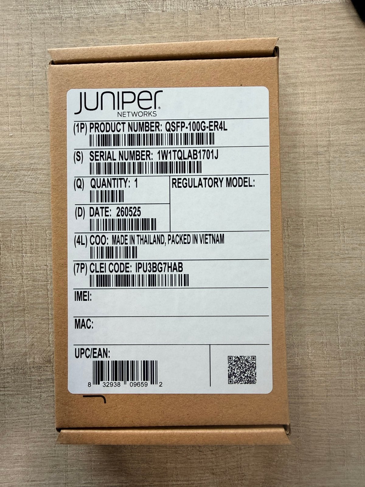 Juniper QSFP-100G-ER4L Transceiver Module Nieuw, Computers en Software, Netwerk switches, Ophalen of Verzenden, Nieuw