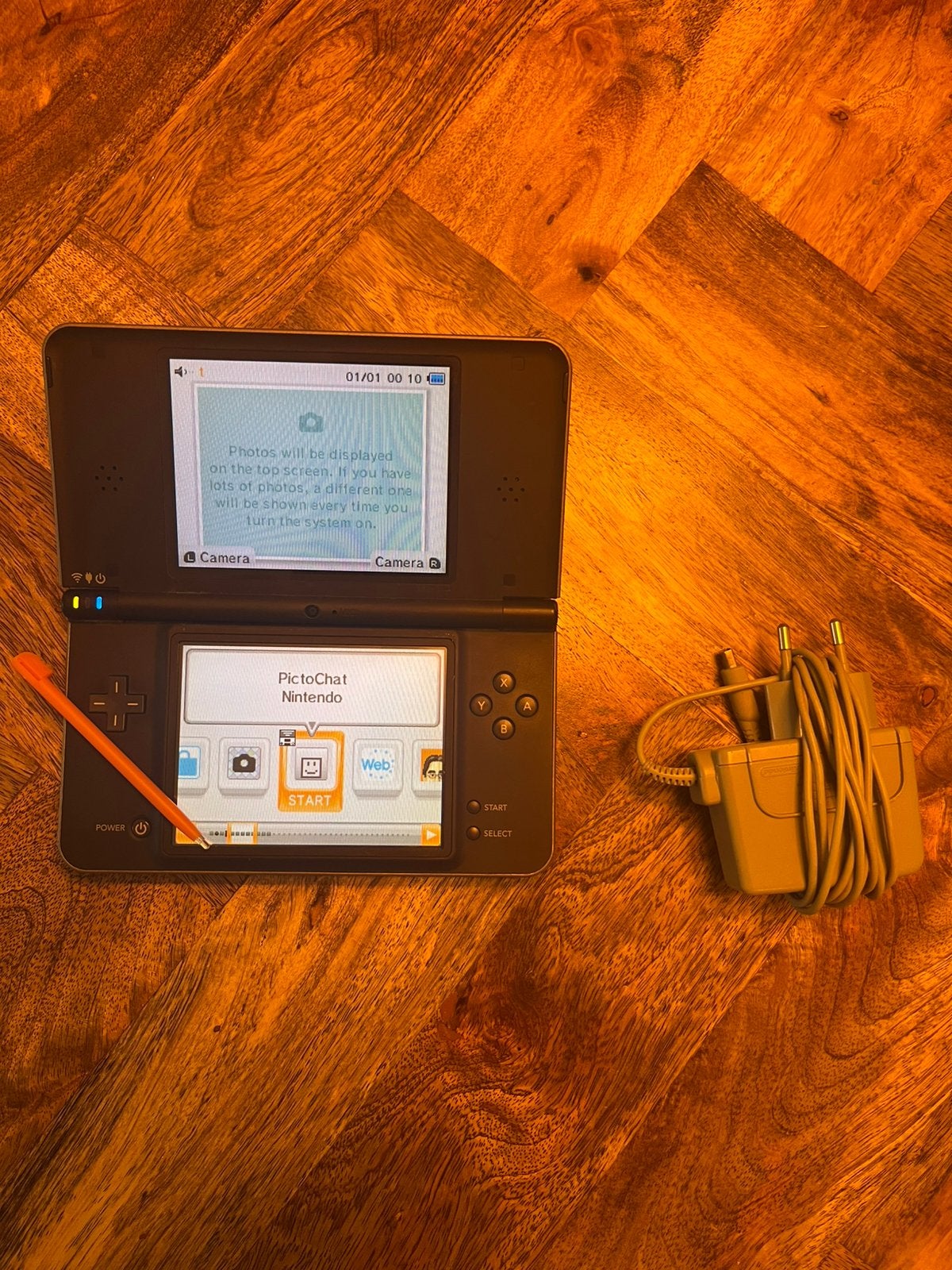 Nintendo dsi XL zwart, Spelcomputers en Games, Spelcomputers | Nintendo DS, Ophalen of Verzenden, Zo goed als nieuw, Dsi XL