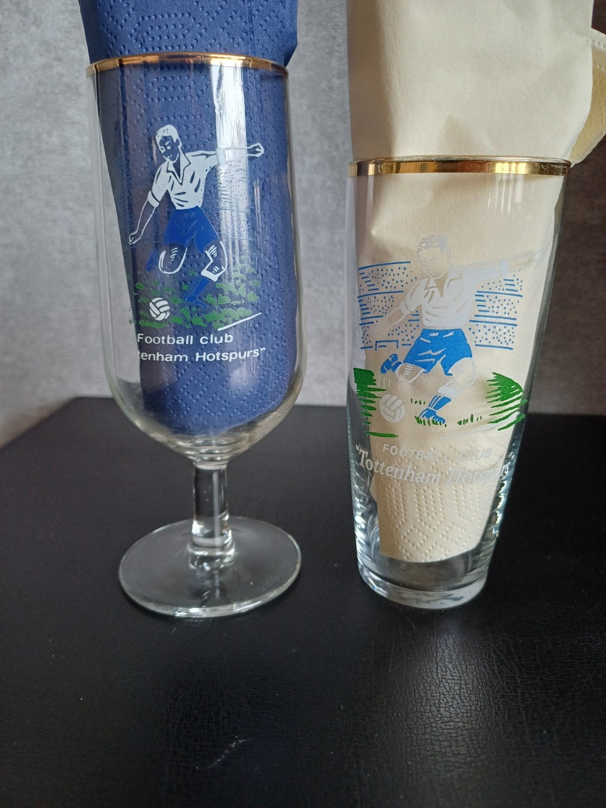 Vintage Tottenham Hotspurs bierglazen - 60 jaar oud, Ophalen of Verzenden, Zo goed als nieuw, Buitenlandse clubs, Overige typen