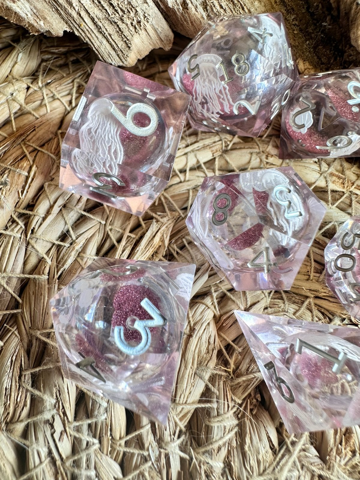DND dice / kwallen / dobbelstenen / D&D / RPG / roze / nieuw, Ophalen of Verzenden, Nieuw