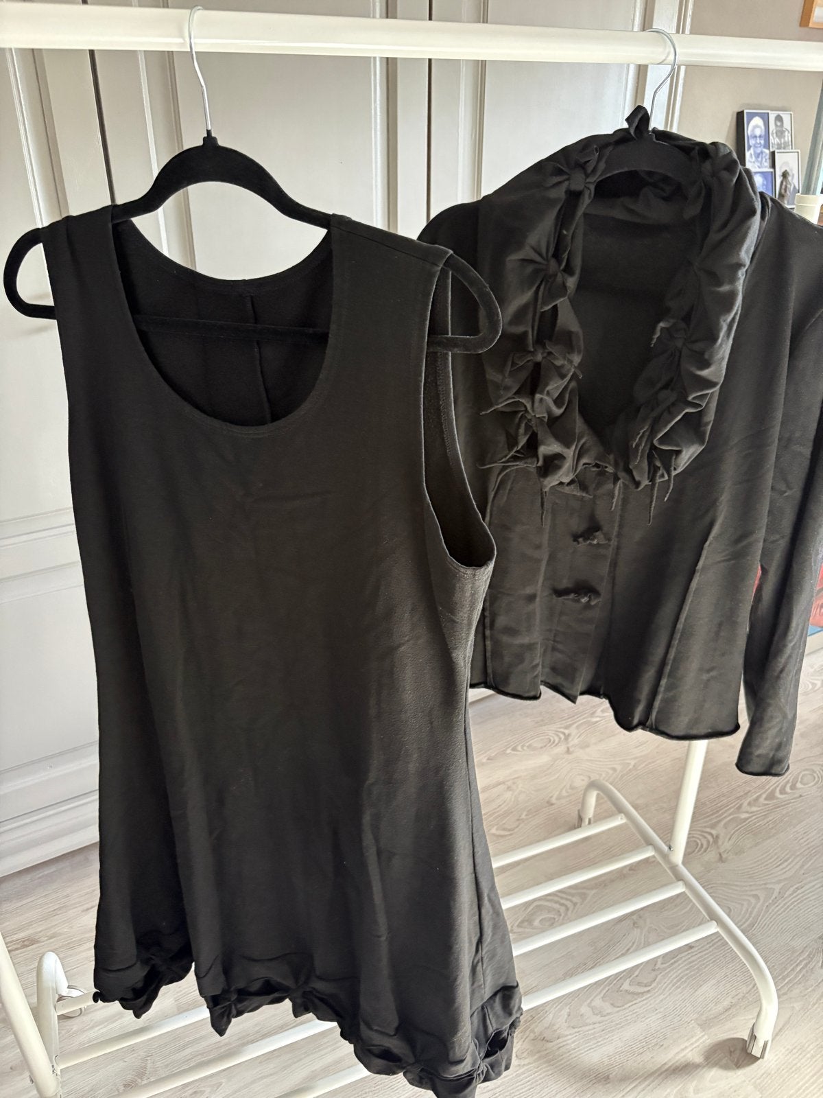 Zwarte mouwloze jurk met jasje - Maat 46, Kleding | Dames, Ophalen of Verzenden, Gedragen, Maat 46/48 (XL) of groter, Zwart