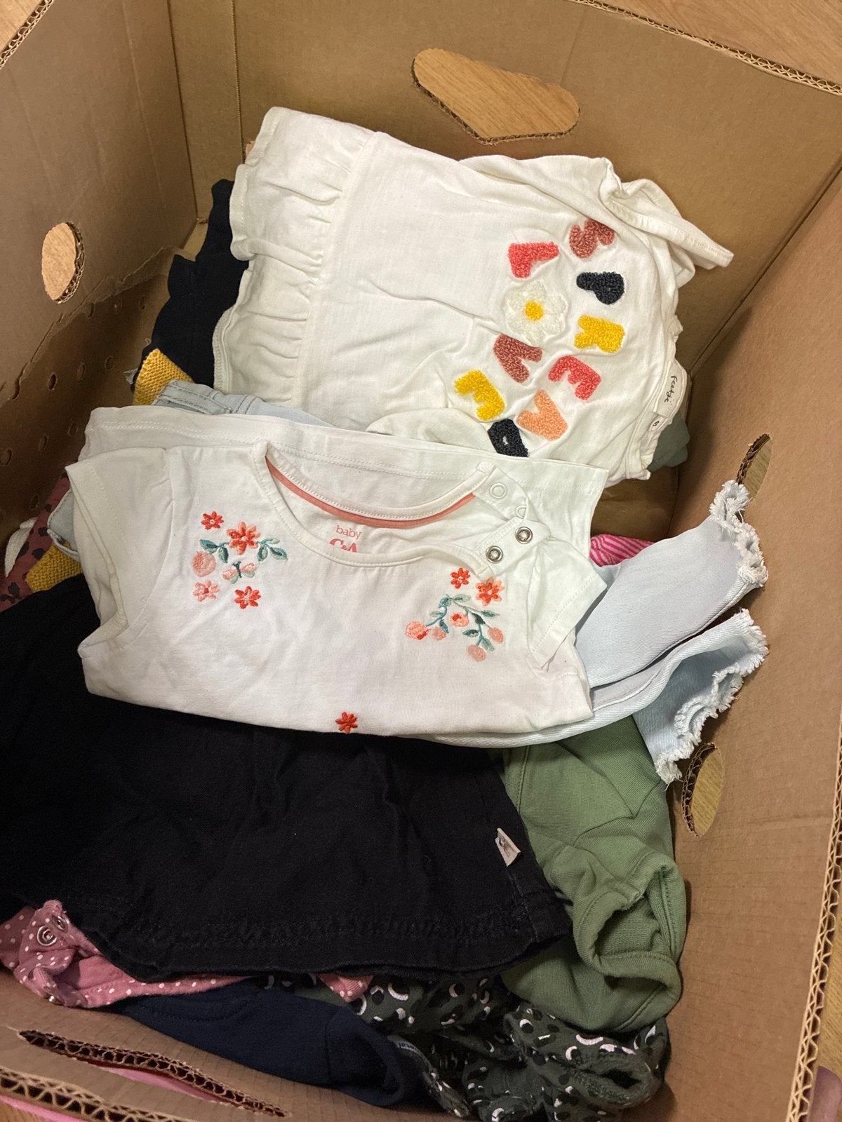 Grote doos met 30 stuks meisjeskleding (Hema, Zara, etc.), Kinderen en Baby's, Ophalen of Verzenden, Gebruikt, Meisje