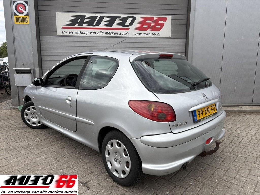 Peugeot 206 1.4 Forever, Voorwielaandrijving, Stof, 31 €/maand, 4 cilinders