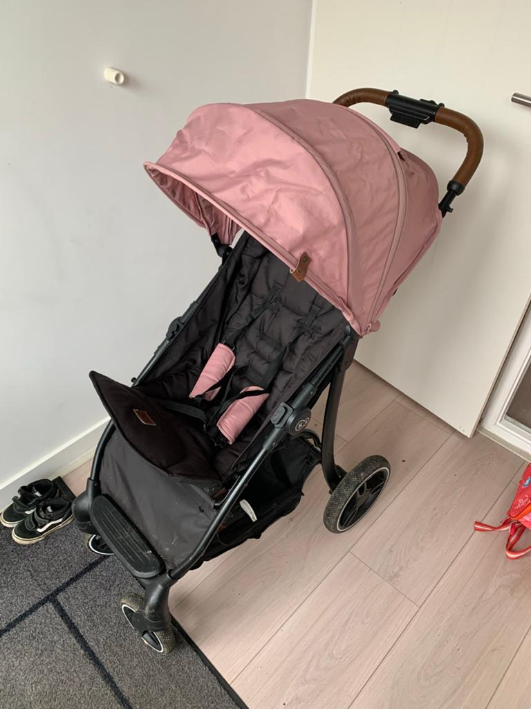 Kinderkraft Nubi kinderwagen - Roze/Zwart, Ophalen, Gebruikt, Overige merken, Verstelbare rugleuning
