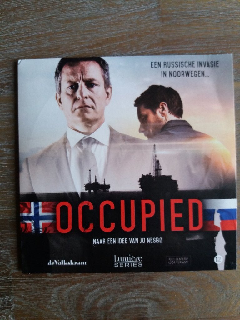 Occupied - aflevering 1 - Volkskrant Acteurs: Ingeborga Dap, Vanaf 16 jaar, Ophalen of Verzenden, Zo goed als nieuw, Drama
